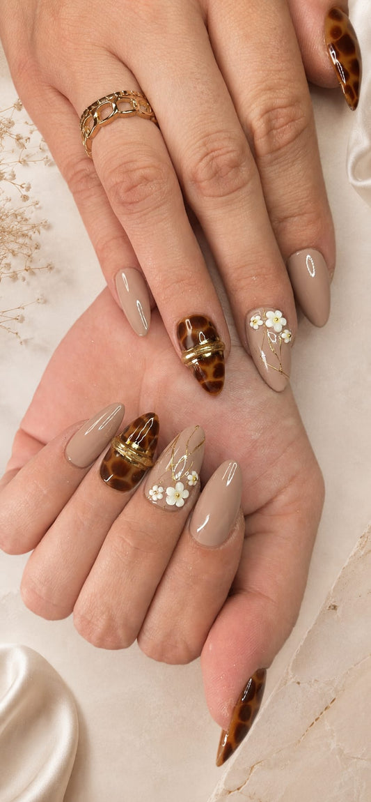 Tortoise Blossom – Eleganter Tortoise-Look mit floralen Luxury-Details 🤎