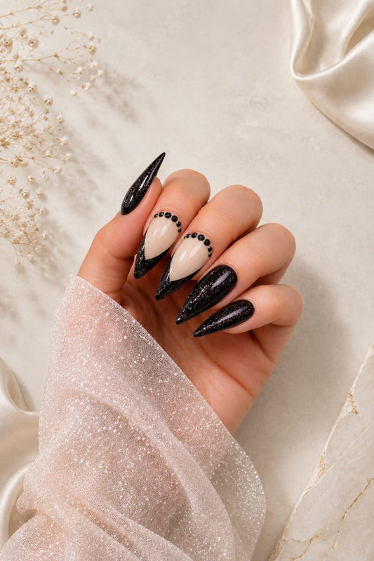 Black Sparkle – Edgy Eleganz mit funkelndem Glam-Finish 🖤