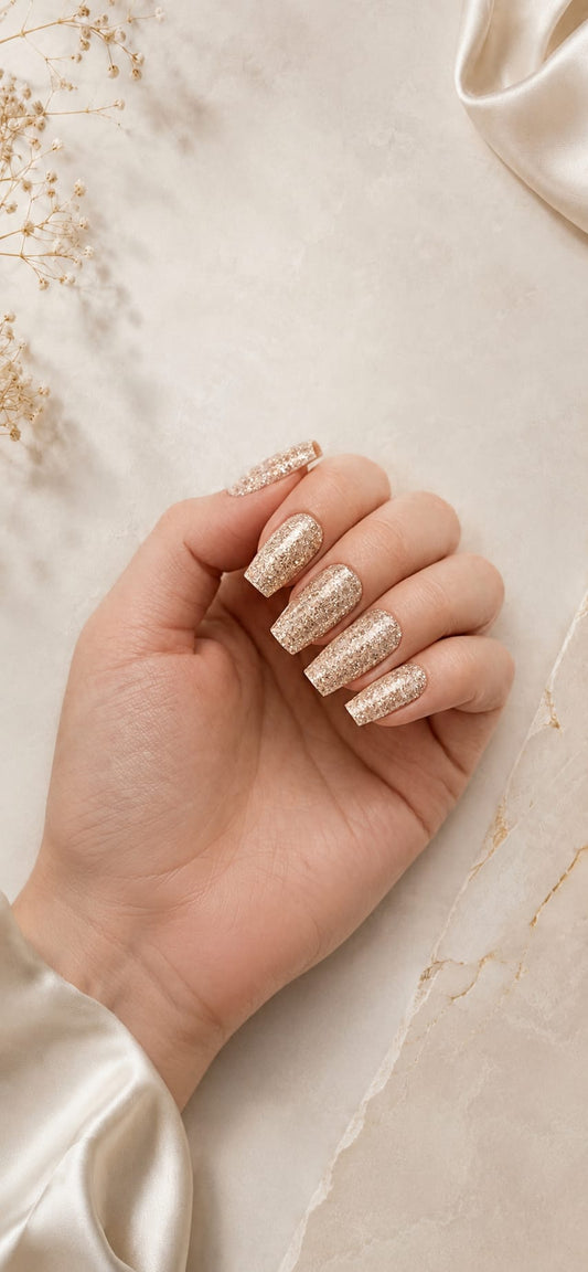 Champagne Shimmer – Luxuriöser Glitter-Glam mit elegantem Champagner-Glow 🥂