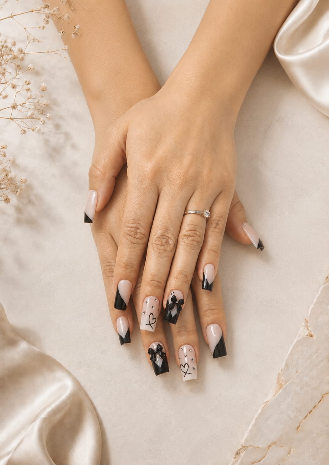 Noir Cherie – Femininer Black-&amp;-Nude-Glam mit verspielten Details 🎀