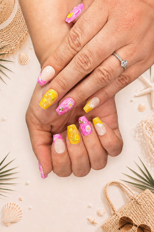 Pink Lemon Daisy – Fruchtiger Summer-Glam mit floralen Details 🍋☀️