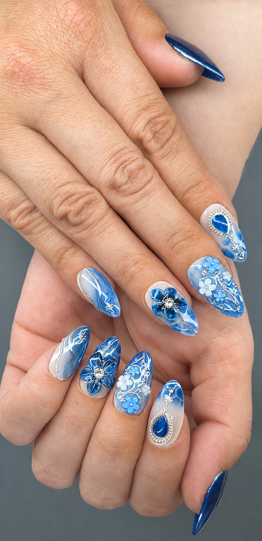 Luna Azure